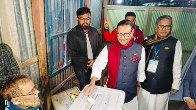 ভোট দিলেন ওবায়দুল কাদের