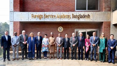 ফরেন সার্ভিস অ্যাকাডেমিতে পররাষ্ট্রমন্ত্রীর সঙ্গে সৌজন্য সাক্ষাৎ করেন ১৪টি দেশের অনিবাসী রাষ্ট্রদূত ও হাইকমিশনাররা