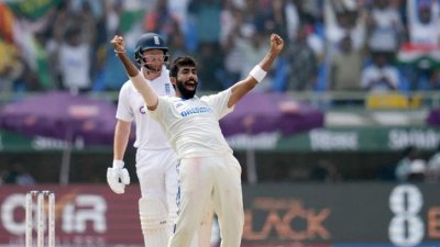 স্পিনারদের দাপটের দিনে বুমরা ছিলেন দুরন্ত