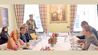প্রধানমন্ত্রী শেখ হাসিনার সঙ্গে বৈঠকে ডেনমার্কের প্রধানমন্ত্রী মেটে ফ্রেডেরিকসেন (ছবি: ফোকাস বাংলা)