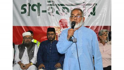 বক্তব্য রাখছেন এবি পার্টির আহ্বায়ক এএফএম সোলায়মান চৌধুরী
