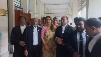 আদালতে বিএনপির নির্বাহী কমিটির সদস্য ও ঢাকা জেলা বিএনপির সাধারণ সম্পাদক নিপুণ রায় চৌধুরী