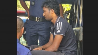 সাজাপ্রাপ্ত যুবককে কারাগারে পাঠায় পুলিশ