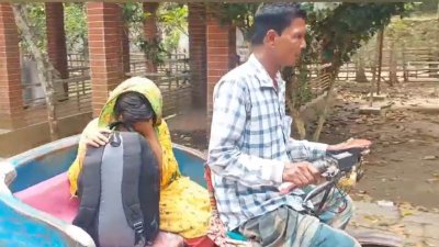 গৃহপরিচারিকাকে উদ্ধার করে থানায় নিয়ে যায় পুলিশ