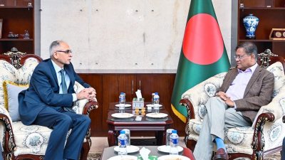 পররাষ্ট্রমন্ত্রী ড. হাছান মাহমুদের সঙ্গে সাক্ষাৎ করেছেন বাংলাদেশ সফররত ভারতের পররাষ্ট্র সচিব বিনয় মোহন কোয়াত্রা (ছবি: পররাষ্ট্র মন্ত্রণালয়ের ফেসবুক পেজ থেকে)