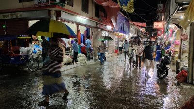 বরগুনায় বৃষ্টি