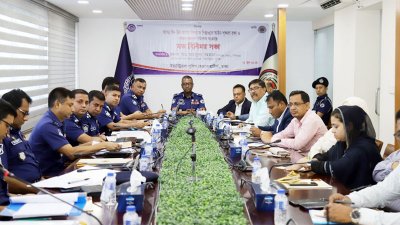 সভায় বিভিন্ন পক্ষের প্রতিনিধিরা