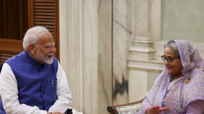 প্রধানমন্ত্রী শেখ হাসিনা ও নরেদ্র মোদি (ছবি: বাসস)