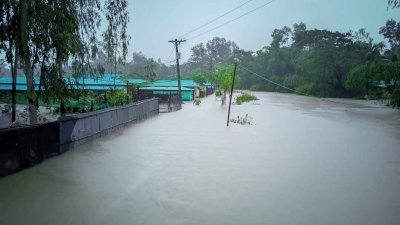 টেকনাফে বন্যা