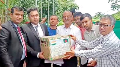 প্রধানমন্ত্রী শেখ হাসিনার জন্য পাঠানো আনারস
