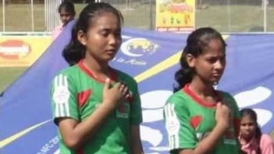 মিথিলা আক্তার (ডানে)