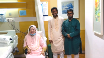 খালেদা জিয়ার সঙ্গে গণঅধিকার পরিষদের সভাপতি নুরুল হক নুর ও সাধারণ সম্পাদক মো. রাশেদ খাঁন