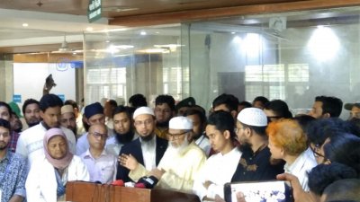বক্তব্য দিচ্ছেন ধর্ম উপদেষ্টা ড. আ ফ ম খালিদ হোসেন