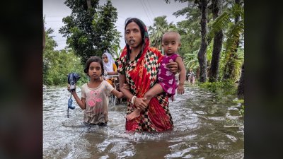 বন্যার কারণে বাংলাদেশে ২০ লাখ শিশু ঝুঁকিতে রয়েছে বলে দাবি করেছে ইউনিসেফ (ছবি: সংগৃহীত)