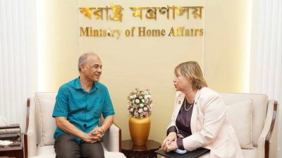স্বরাষ্ট্র উপদেষ্টার সঙ্গে সাক্ষাৎ করেন কানাডার রাষ্ট্রদূত