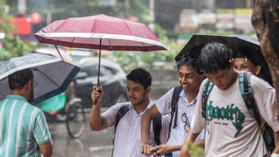 সকালের বৃষ্টি। ছবি: সাজ্জাদ হোসেন