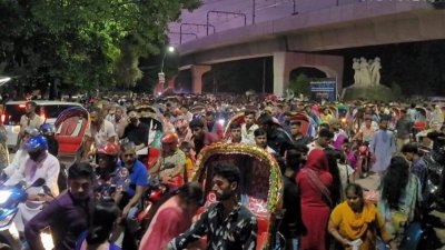 ঢাকা বিশ্ববিদ্যালয় ক্যাম্পাসে প্রশাসন বহিরাগত নিয়ন্ত্রণ চাইলেও তাতে মত নেই অনেকের