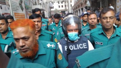 পুলিশের হেফাজতে কৌশিক হোসেন তাপস