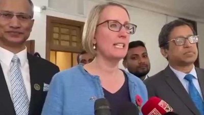প্রধান বিচারপতির সঙ্গে সাক্ষাৎ শেষে সাংবাদিকদের সঙ্গে কথা বলেন সারাহ কুক