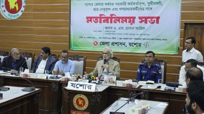 মতবিনিময় সভায় বক্তব্য দিচ্ছেন উপদেষ্টা এএফ হাসান আরিফ