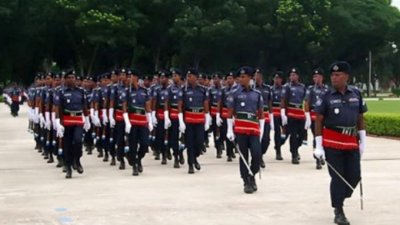 রাজশাহীর সারদায় বাংলাদেশ পুলিশ একাডেমিতে প্রশিক্ষণরত এসআই (ফাইল ছবি)