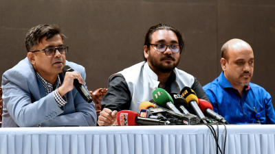 সংবাদ সম্মেলনে প্রধান উপদেষ্টার প্রেস সচিব শফিকুল আলম, উপপ্রেস সচিব আবুল কালাম আজাদ মজুমদার ও অপূর্ব জাহাঙ্গীর সাংবাদিকদের বিভিন্ন প্রশ্নের জবাব দেন।