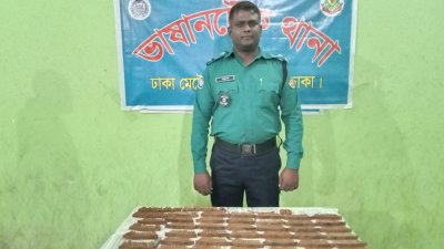 গুলিগুলো উদ্ধার করে ভাষানটেক থানা-পুলিশ