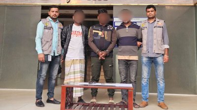 বিদেশি পিস্তল ও গুলিসহ গ্রেফতাররা