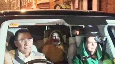 ছেলের গাড়িতে বিএনপি চেয়ারপারসন খালেদা জিয়া