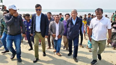 টেকনাফ-মিয়ানমার সীমান্ত ঘুরে বেড়াচ্ছেন বিএনপির মহাসচিব মির্জা ফখরুল ইসলাম আলমগীর