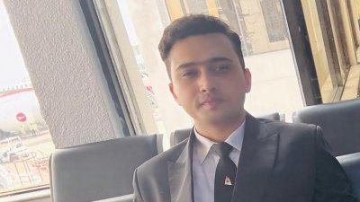 বাংলাদেশ বিমানের ফ্লাইট স্টুয়ার্ড জিসান আহমেদ ছাকিন