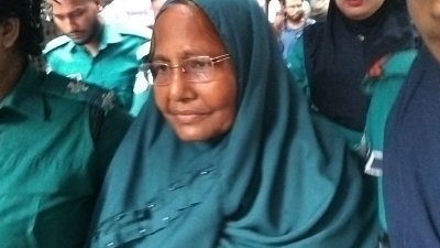 পুলিশের হেফাজতে অধ্যাপক এস এম আনোয়ারা বেগম