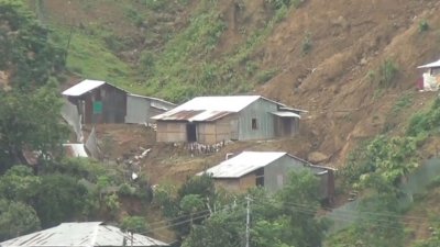 মৃত্যুর ঝুঁকি জেনেও থাকছেন পাহাড়ের পাদদেশে