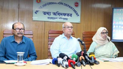 সংবাদ সম্মেলনে মুক্তিযুদ্ধবিষয়ক মন্ত্রণালয়ের উপদেষ্টা ফারুক ই আজম