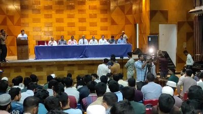 নির্বাচনের তারিখ ঘোষণা করেন প্রধান নির্বাচন কমিশনার অধ্যাপক ড. মোহাম্মদ মনির উদ্দিন