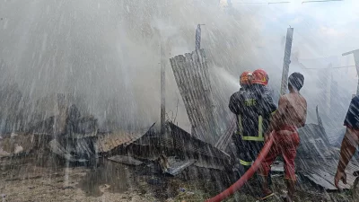 ফায়ার সার্ভিসের ২টি ইউনিটের এক ঘণ্টার চেষ্টায় আগুন নিয়ন্ত্রণে আসে