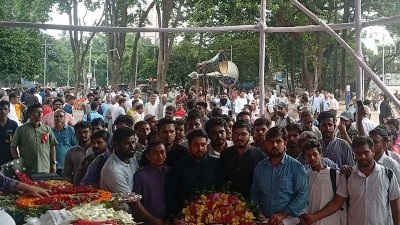 বদরুদ্দীন উমরের প্রতি শ্রদ্ধা নিবেদন করেন নাহিদ ইসলাম