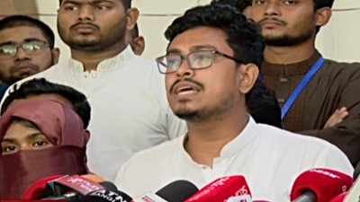 সংবাদ সম্মেলনে সাদিক কায়েম