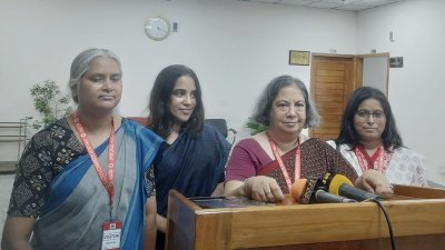 কথা বলছেন নারী নেত্রী ও নির্বাচন ব্যবস্থা সংস্কার কমিশনের সদস্য মাহীন সুলতানা