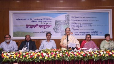 কথা বলছেন ফরিদা আখতার