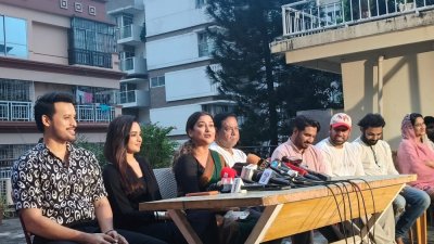 ‘এটা আমাদেরই গল্প’ সিরিজের প্রেস মিটে নির্মাতা ও শিল্পীরা