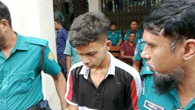 চুরির ঘটনায় আটক তরুণকে পুলিশে সোপর্দ করা হয়েছে
