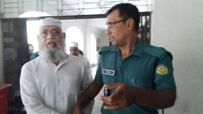 আদালত চত্বরে নাদিম মাহমুদ