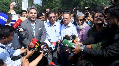 অগ্নিকাণ্ডে ক্ষতিগ্রস্ত কার্গো ভিলেজ পরিদর্শন করে বিজিএমইএ’র প্রতিনিধিদল