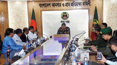 মতবিনিময় সভায় বক্তব্য রাখছেন মেজর জেনারেল আবদুল মোতালেব সাজ্জাদ মাহমুদ