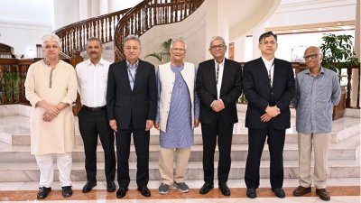 প্রধান উপদেষ্টার সঙ্গে বিএনপির নেতারা, ছবি: প্রেস উইং