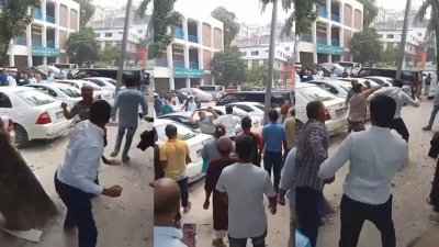 আদালতে বাদী ও তার পরিবারের ওপর হামলা, বিএনপি নেতা সাখাওয়াতের বিরুদ্ধে অভিযোগ