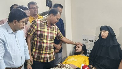 সংশ্লিষ্ট পরিবারটির সঙ্গে সাক্ষাৎ করে ‘আমরা বিএনপি পরিবারের’ প্রতিনিধি দল