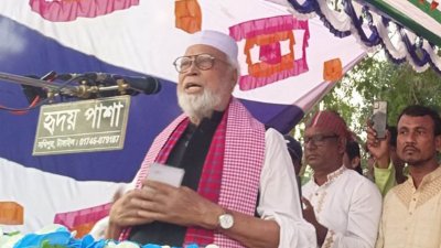 সোমবার বিকালে টাঙ্গাইলের সখীপুরে দলীয় সমাবেশে বক্তব্য দেন কৃষক শ্রমিক জনতা লীগের সভাপতি বঙ্গবীর কাদের সিদ্দিকী