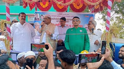 গোদাগাড়ীতে কবর জিয়ারত করে বক্তব্য দেন মির্জা ফখরুল